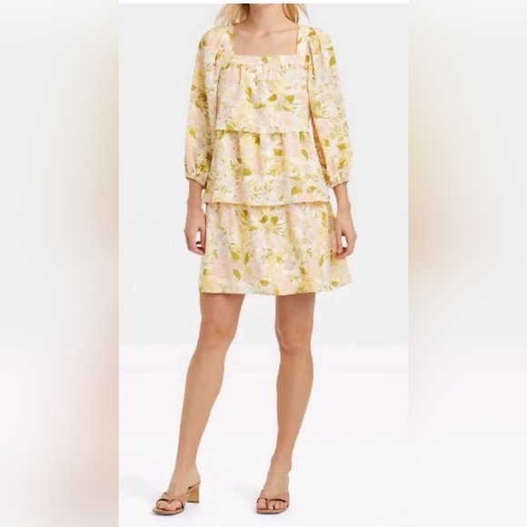 Who What Wear Dresses & Skirts - Who What Wear Floral Layer Dress Medium